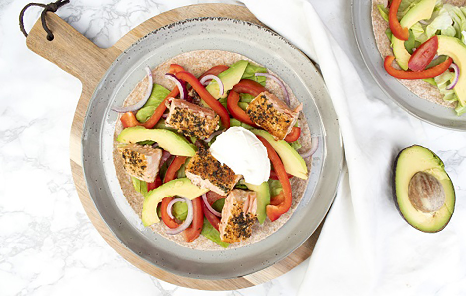 Tortilla wraps met zalm en avocado