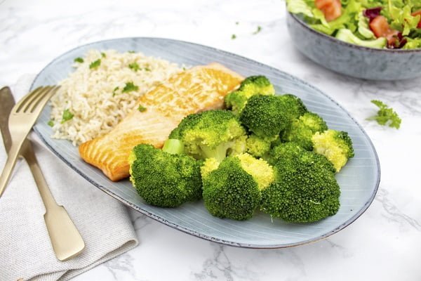 Zalm met broccoli salade