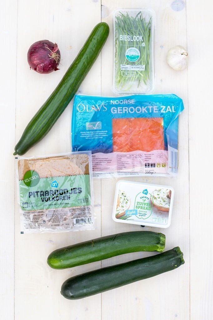 Courgettesoep maken met zalm en pita